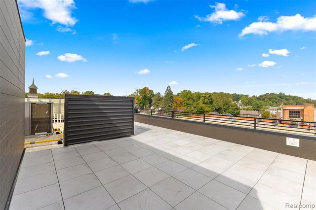 156 N Center Unit 303, Northville, MI 48167