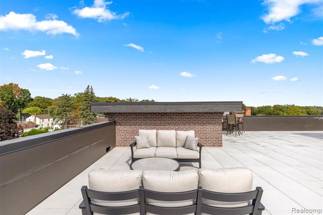 156 N Center Unit 303, Northville, MI 48167