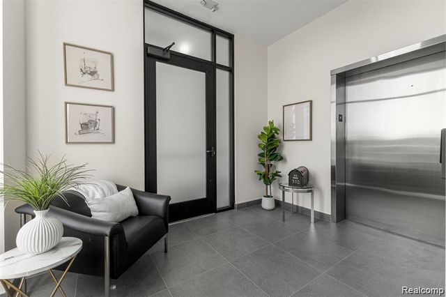 156 N Center Unit 303, Northville, MI 48167