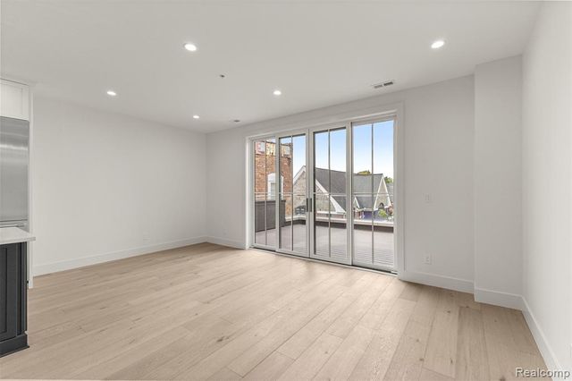 156 N Center Unit 303, Northville, MI 48167