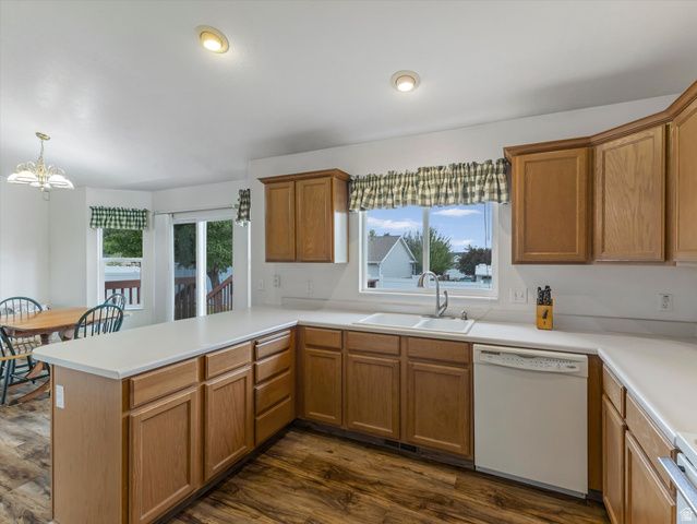 5118 W OLD CREEK RD, West Jordan, UT 84081