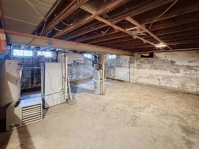 1418 35th Avenue, Rock Island, IL 61201