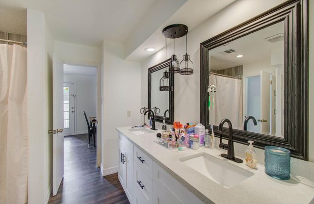 5422 Windy Lake Drive, Houston, TX 77345