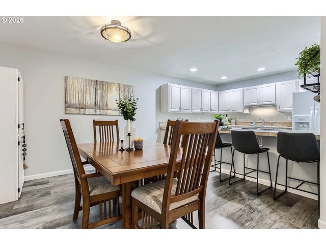 11369 Sw SYCAMORE Pl, Portland, OR 97223