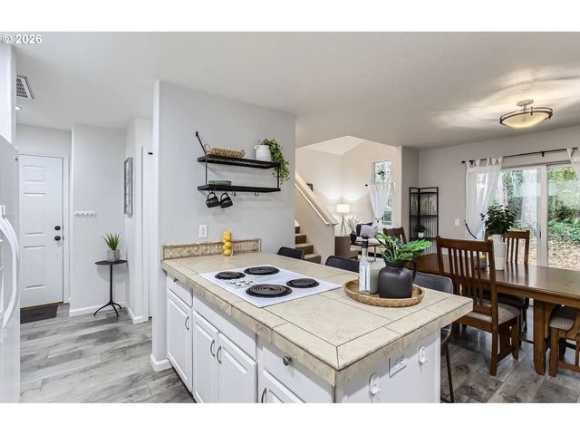 11369 Sw SYCAMORE Pl, Portland, OR 97223