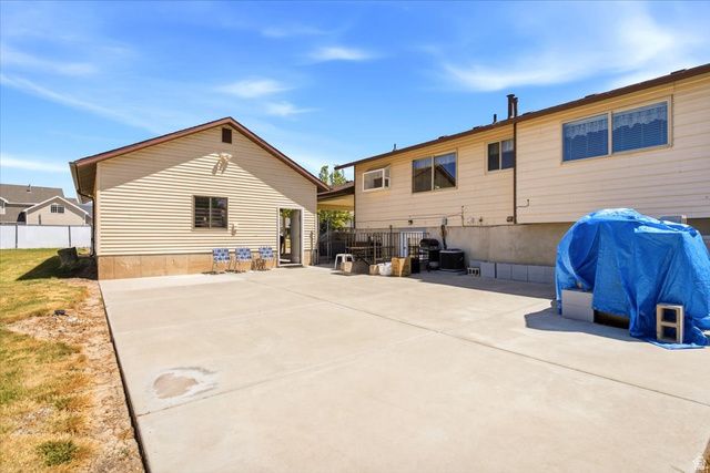 2626 W 1700 N, Clinton, UT 84015