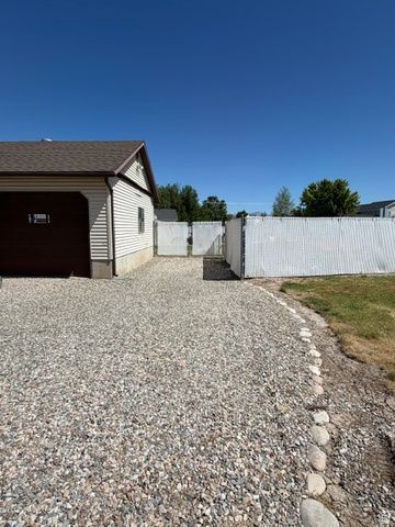2626 W 1700 N, Clinton, UT 84015