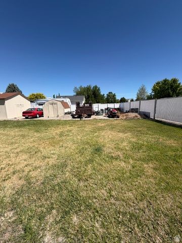 2626 W 1700 N, Clinton, UT 84015