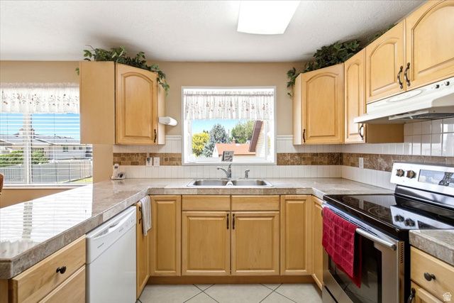 2626 W 1700 N, Clinton, UT 84015