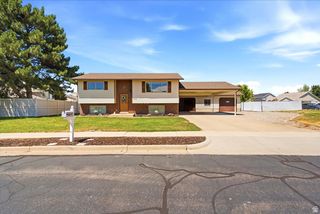 2626 W 1700 N, Clinton, UT 84015