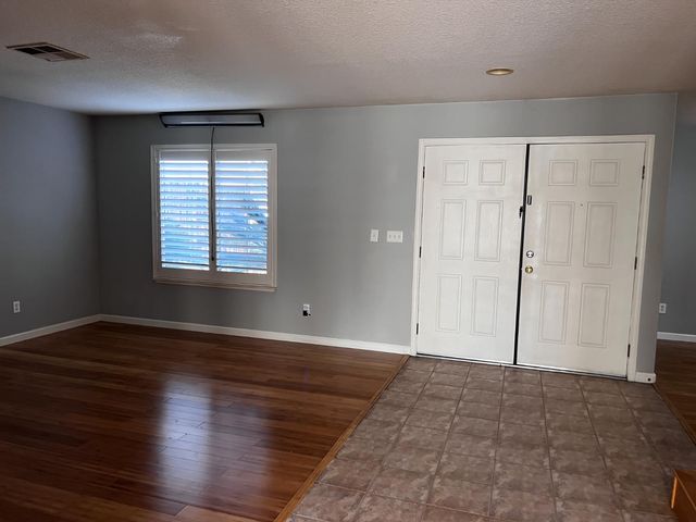 4309 Hazelnut Dr, Modesto, CA 95356