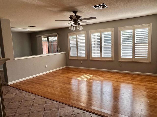 4309 Hazelnut Dr, Modesto, CA 95356