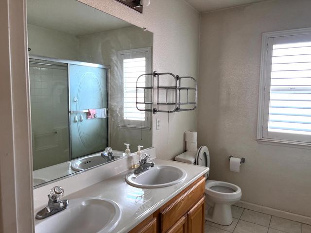 4309 Hazelnut Dr, Modesto, CA 95356