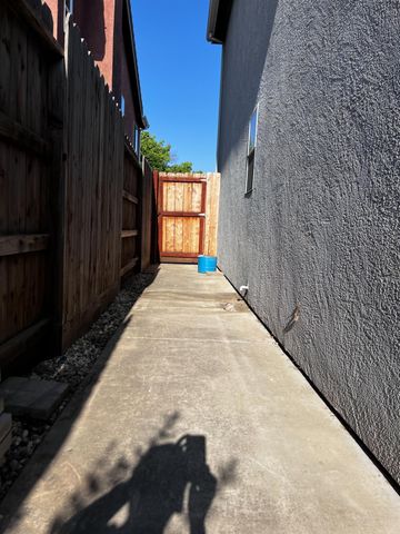 4309 Hazelnut Dr, Modesto, CA 95356