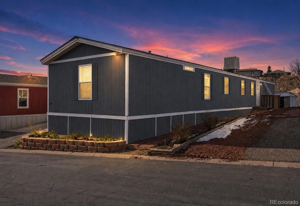 9400 Elm Court, Denver, CO 80260