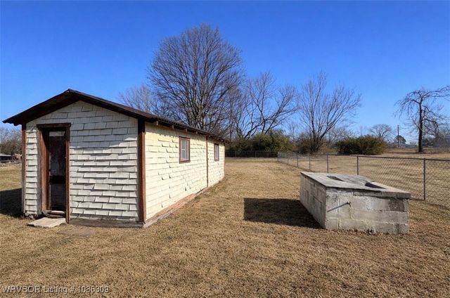 205 NW 5th Street, Keota, OK 74941