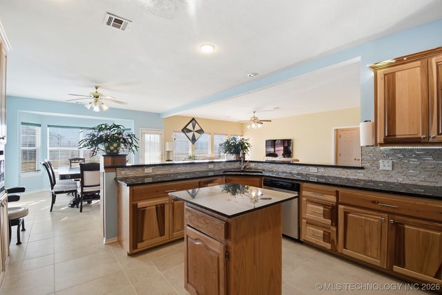 10020 E 95th Street N, Owasso, OK 74055