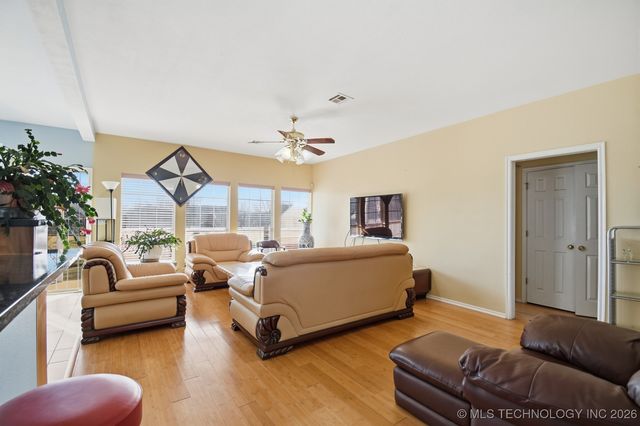 10020 E 95th Street N, Owasso, OK 74055