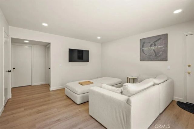 6613 Poppyview Drive, Oak Park, CA 91377