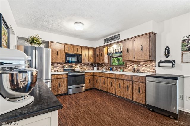 7910 Burkey Road NW, North Canton, OH 44720