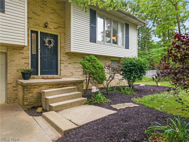 7910 Burkey Road NW, North Canton, OH 44720