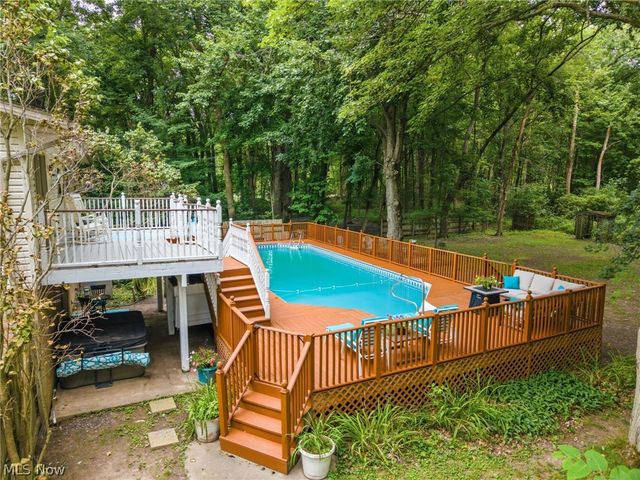 7910 Burkey Road NW, North Canton, OH 44720
