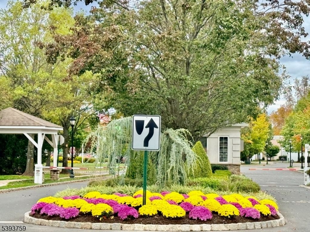 2102 Ambassador Ct 2102, Franklin Twp., NJ 08873 — photo 2