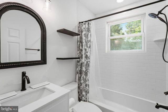 1921 RUATAN ST, Hyattsville, MD 20783