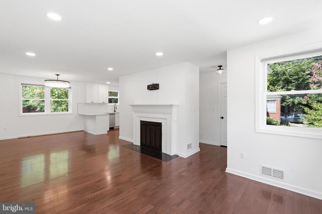 1921 RUATAN ST, Hyattsville, MD 20783