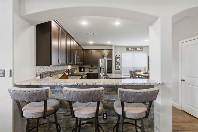 483 Algaroba LOOP, Buda, TX 78610