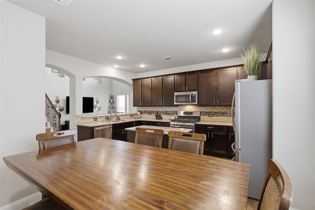 483 Algaroba LOOP, Buda, TX 78610