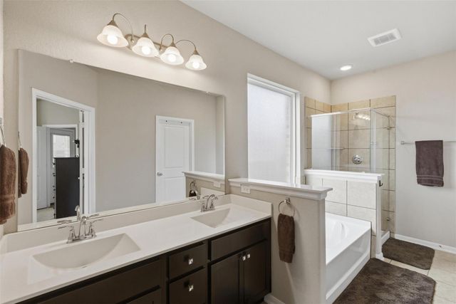 483 Algaroba LOOP, Buda, TX 78610