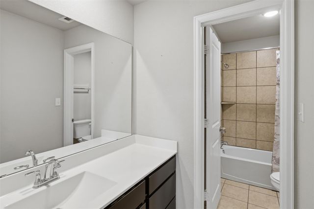 483 Algaroba LOOP, Buda, TX 78610