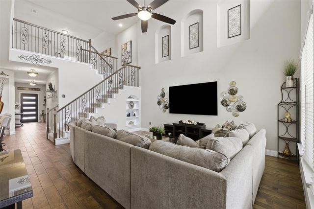 483 Algaroba LOOP, Buda, TX 78610
