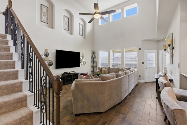 483 Algaroba LOOP, Buda, TX 78610