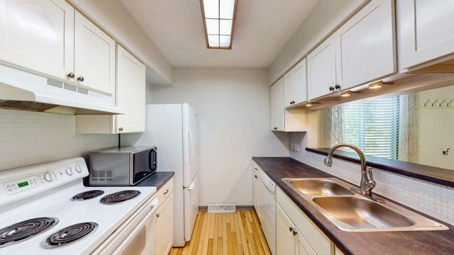 7401 Landau Drive 7401, Bloomington, MN 55438