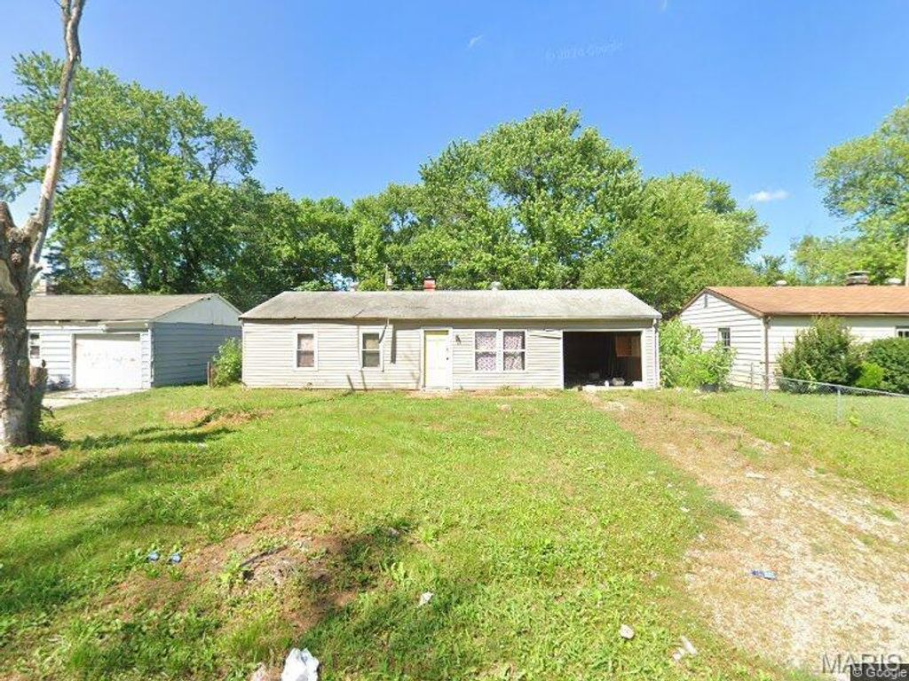 12 Westwood Drive, Cahokia, IL 62206