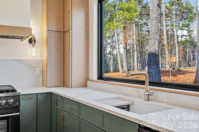 643 Settlers Trail, Mars Hill, NC 28754