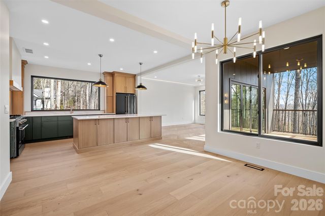 643 Settlers Trail, Mars Hill, NC 28754