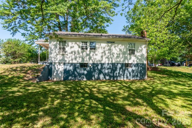 109 Hillcrest Drive, Bessemer City, NC 28016