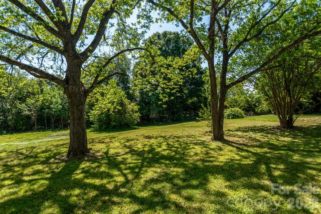 109 Hillcrest Drive, Bessemer City, NC 28016