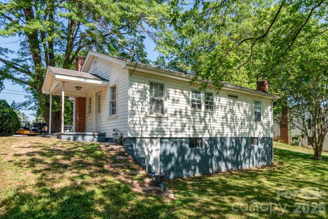 109 Hillcrest Drive, Bessemer City, NC 28016
