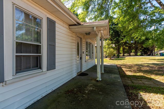 109 Hillcrest Drive, Bessemer City, NC 28016