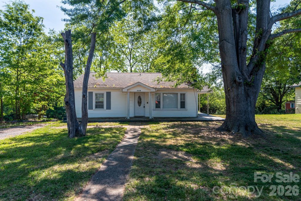 109 Hillcrest Drive, Bessemer City, NC 28016