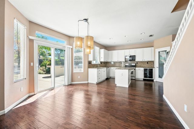 1120 Clydebank Ln, Folsom, CA 95630