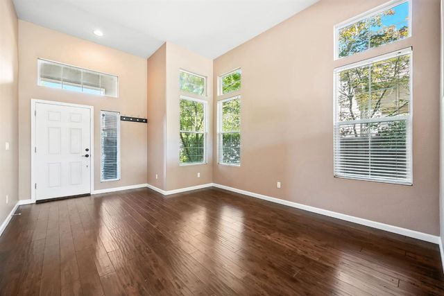 1120 Clydebank Ln, Folsom, CA 95630