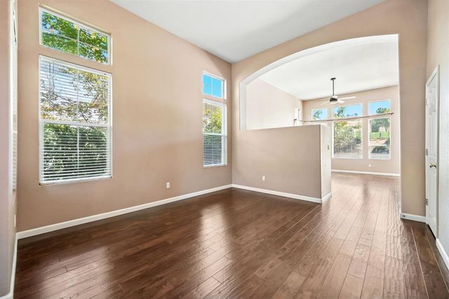 1120 Clydebank Ln, Folsom, CA 95630