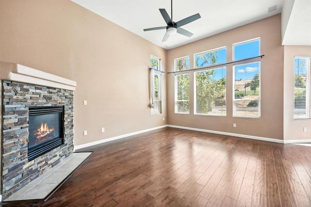 1120 Clydebank Ln, Folsom, CA 95630