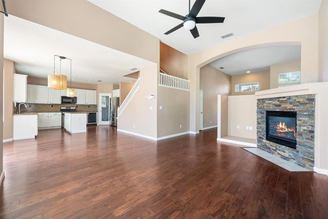 1120 Clydebank Ln, Folsom, CA 95630