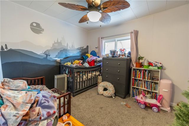 751 6th St, Pitcairn, PA 15140